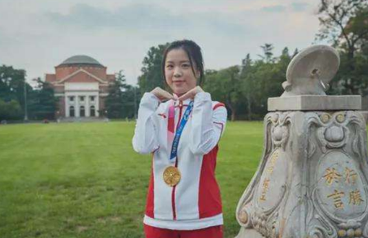 清華大學年度人物榜單公佈，奧運冠軍僅排第八，前三名當之無愧