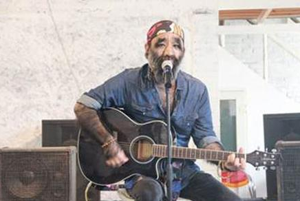 毛孩于震寰：出專輯，42歲娶90後嬌妻，他是如何走上人生巔峰的？