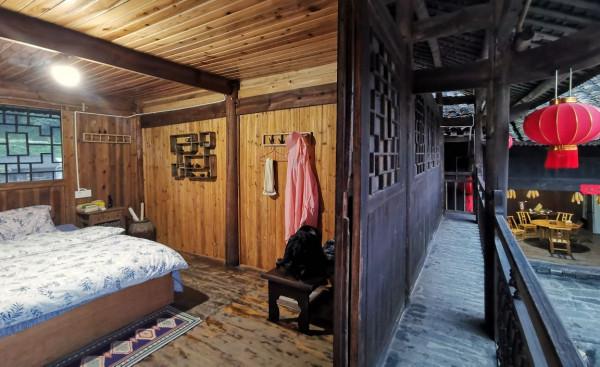 湘西有一條40公里景觀路，還未開發，我自駕後稱其為“最美縣道”