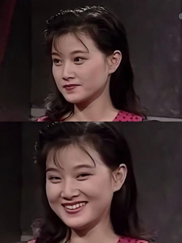 55歲宋祖英的妝容告訴我們:“含有笑意的眼妝太適合小眼睛的你” 55歲宋祖英的妝容告訴我們:“含有笑意的眼妝太適合小眼睛的你”