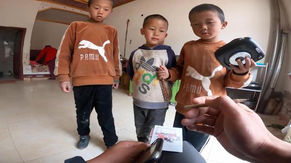 一輛房車一條狗，自駕400天，遊遍多半中國，每天吃住在車上