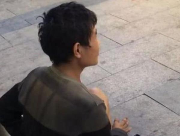 華強北陳金陵:曾是數碼行業晴雨表,如今妻離子散,以拾荒為生 華強北陳金陵:曾是數碼行業晴雨表,如今妻離子散,以拾荒為生