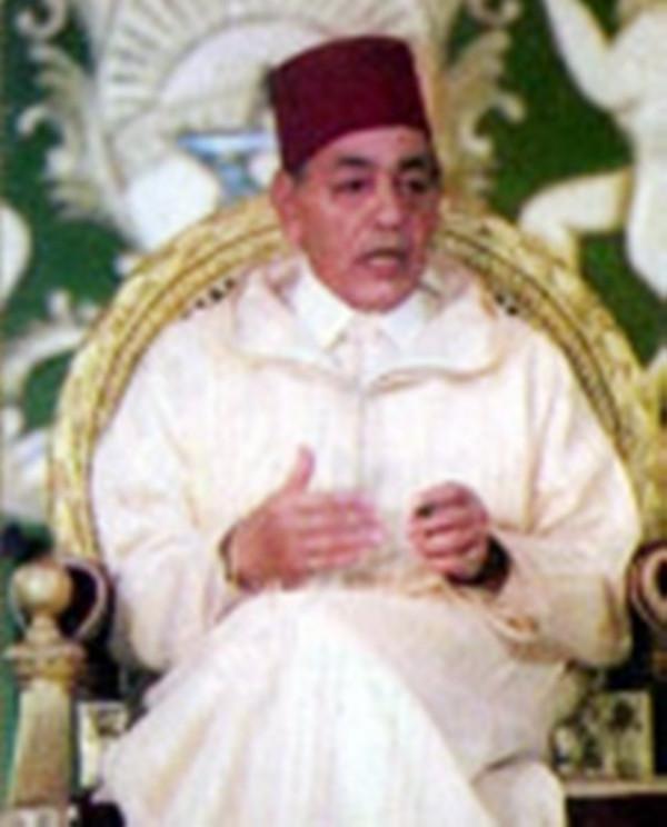 中國大使參加摩洛哥國王宴會,士兵闖入開槍掃射,眾人倒在血泊中 中國大使參加摩洛哥國王宴會,士兵闖入開槍掃射,眾人倒在血泊中