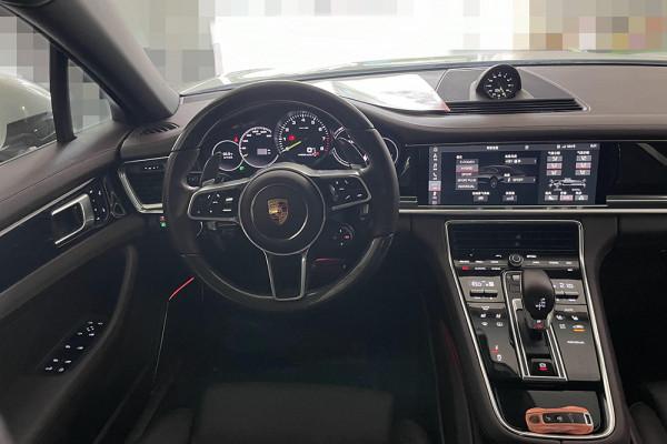 修車修了110萬的保時捷已被保險公司拉黑，車商大言不慚：小事故