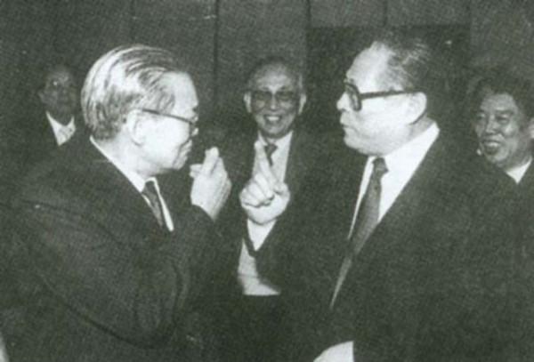 蔣介石向沈醉發誅殺令,民國大佬隨手畫一個反勾,救下90多條人命 蔣介石向沈醉發誅殺令,民國大佬隨手畫一個反勾,救下90多條人命