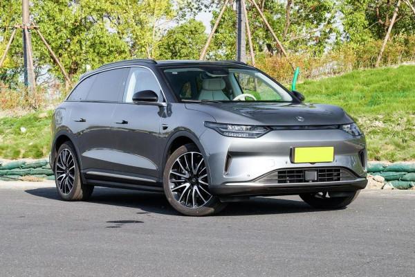 15.98萬起，272馬力+無框門，軸距長達2930mm的零跑C11，能買嗎？