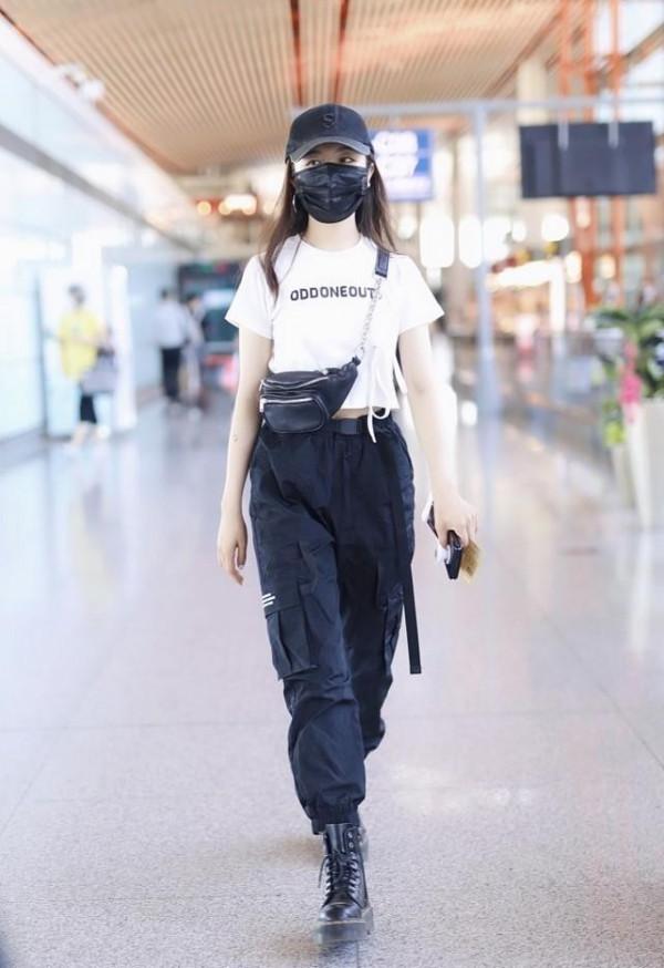 李蘭迪《山河表裡》路透曝光,穿學生裝太青春了,生圖讓人好心動 李蘭迪《山河表裡》路透曝光,穿學生裝太青春了,生圖讓人好心動