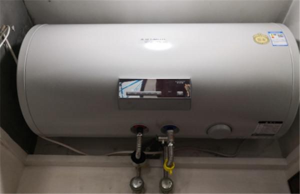 電熱水器一直插電用好，還是用時再開？商家建議這樣做安全又省電