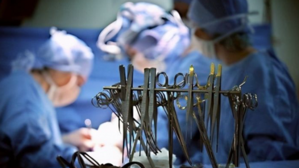 1984年,美國母親為給初生女兒續命,冒險移植狒狒心臟,最後怎樣了? 1984年,美國母親為給初生女兒續命,冒險移植狒狒心臟,最後怎樣了?