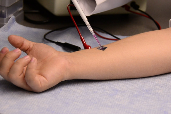 不可思議!只需25步,用一塊晶片就能把面板變成血管、神經細胞 不可思議!只需25步,用一塊晶片就能把面板變成血管、神經細胞