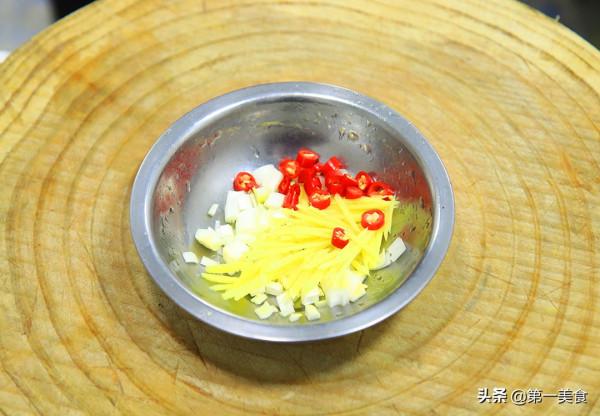 綠豆芽炒肉絲怎麼做不出水,廚師長教你小技巧,清脆爽口又入味 綠豆芽炒肉絲怎麼做不出水,廚師長教你小技巧,清脆爽口又入味