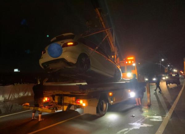 女星突發車禍撞成腦震盪，渾身傷痕遇路人救命，現場畫面也曝光