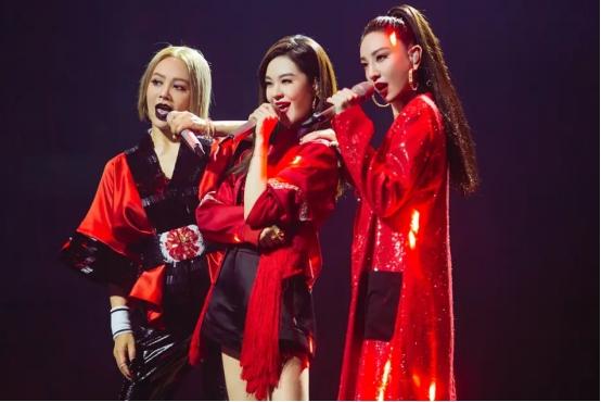 張雨綺,即便有時她看起來略顯強勢,但卻沒有讓人感到不舒服 張雨綺,即便有時她看起來略顯強勢,但卻沒有讓人感到不舒服