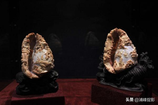 4年耗費5噸鮑魚殼雕出“龍鳳舟”“九龍壁”，萬年硨磲玉化如羊脂