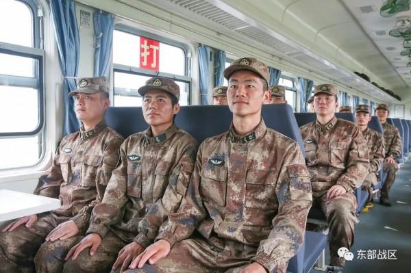 揭秘｜兵哥哥在軍列上如何過國慶節？