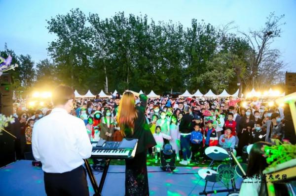 【FENG娛】速看!世界花卉大觀園裡有什麼?細數那些藏不住的精彩! 【FENG娛】速看!世界花卉大觀園裡有什麼?細數那些藏不住的精彩!