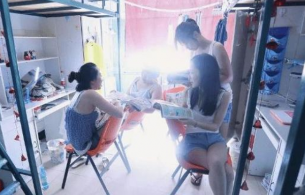 河南一大學寢室試行“男女混住”，校方給出解釋，學生家長難接受
