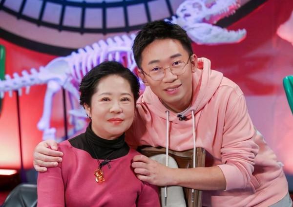 楊迪上海豪宅曝光,董卿居然是他鄰居,他的鄰居還有誰? 楊迪上海豪宅曝光,董卿居然是他鄰居,他的鄰居還有誰?