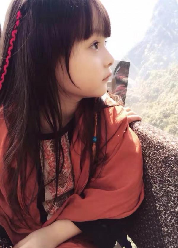 童星也內捲了？張籽沐13歲演高中生，小溫宜紀姿含卻沒小時候火？