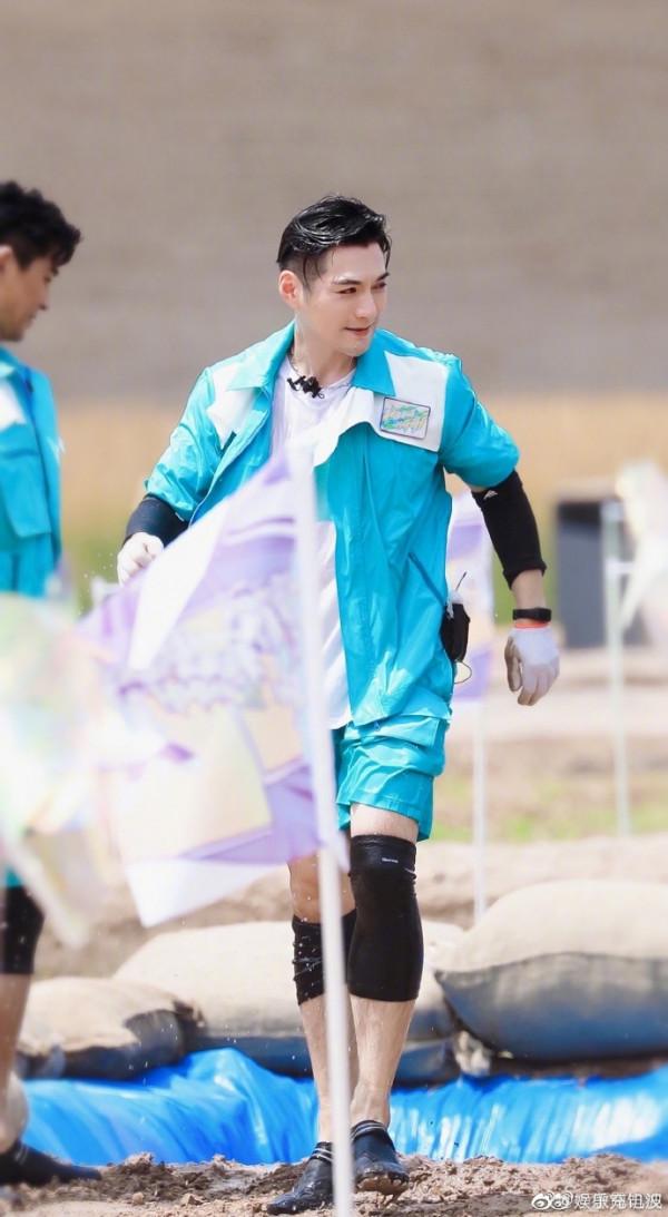 別再吹捧“建模臉”了！這4位男演員告訴你，什麼是小說男主的臉