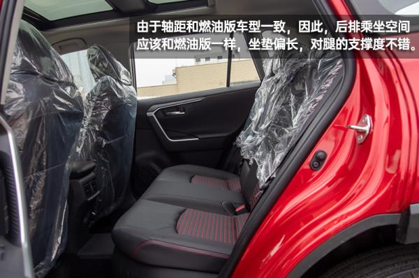 選入門的豪華SUV還是它？RAV4榮放雙擎E&plus;到店實拍