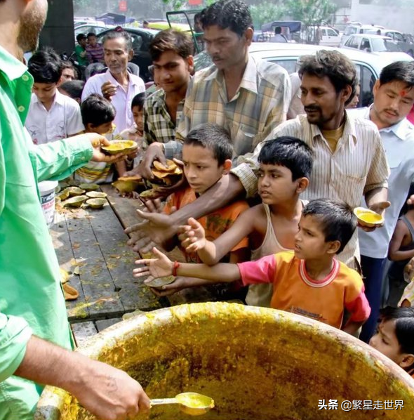 印度網友問：為什麼中國發展得比印度快這麼多？