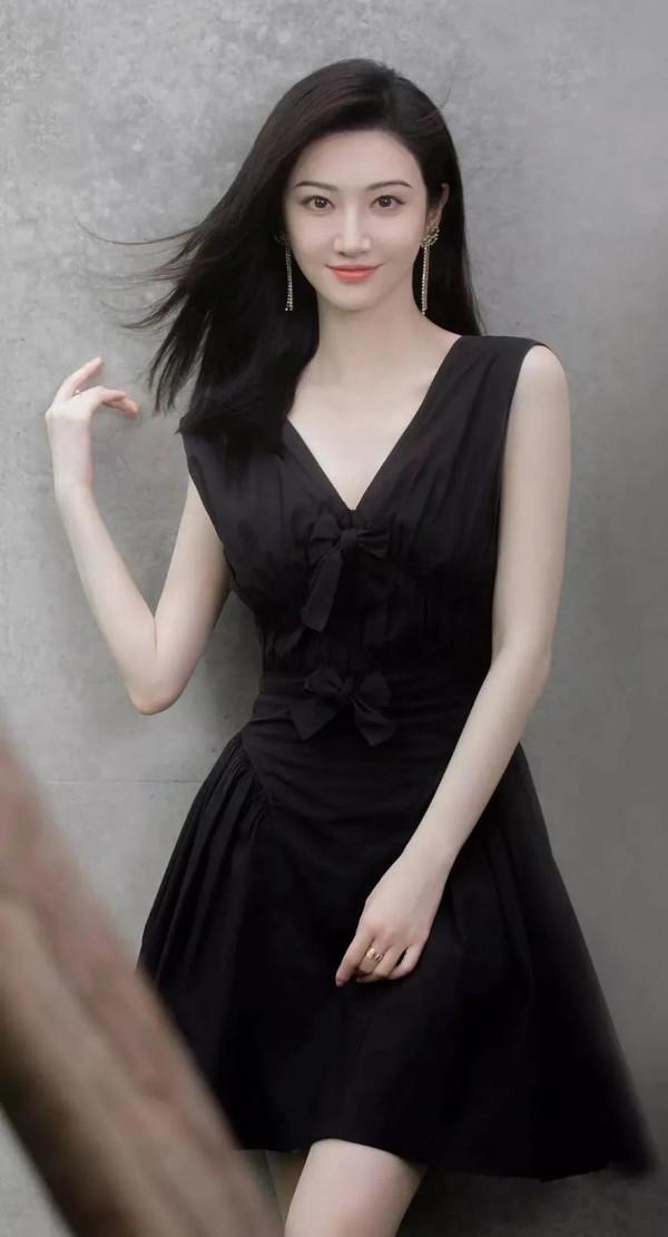 著名演員景甜，真的很甜，美麗大方