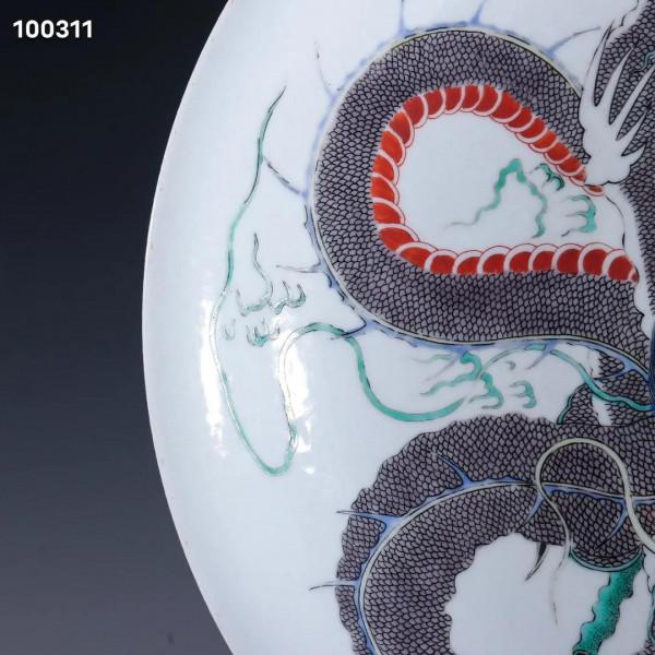 迴流 五彩祥龍戲珠紋賞盤規格：直徑28.3cm