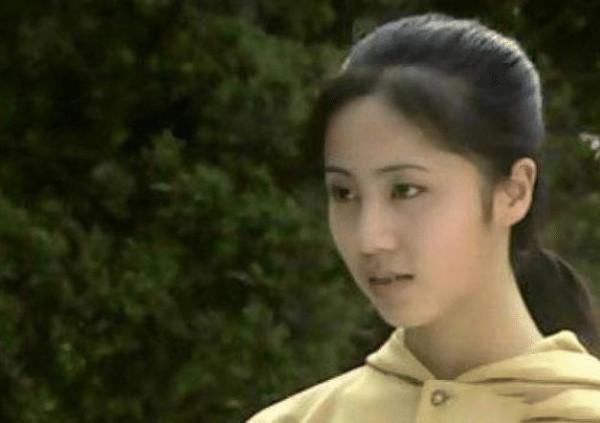 6位娛圈明星夫妻，從校服到婚紗，個個娶初戀，在一起最長40年