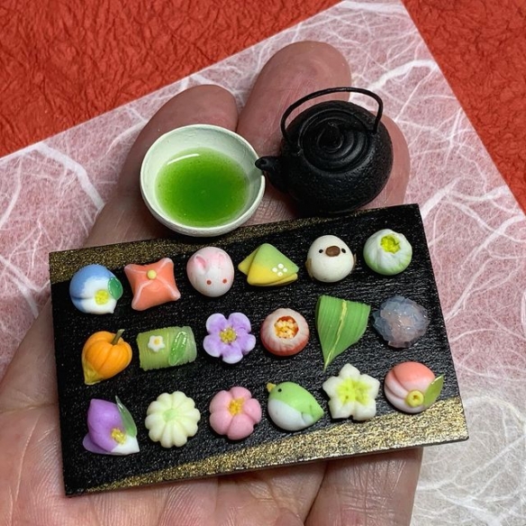 迷你超豪華！袖珍美食模型：指尖上的料理挑動味蕾