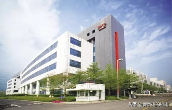 三星 Galaxy S22 Ultra 最新渲染圖曝光 | 華為 FreeBuds Pro 加入超級終端 三星 Galaxy S22 Ultra 最新渲染圖曝光 | 華為 FreeBuds Pro 加入超級終端