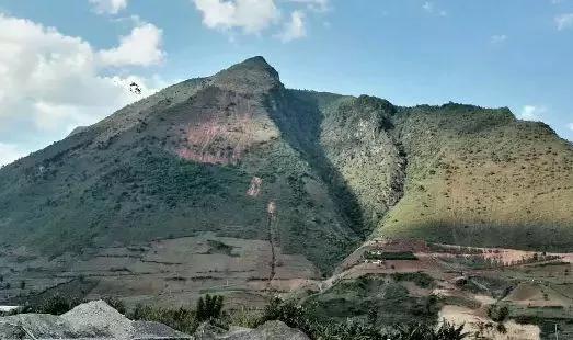 出格的勇氣與意義——讀楊永康的散文《驚喜記》