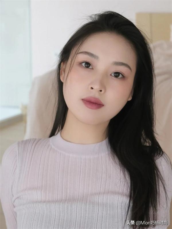 臉大的女生不適合化濃妝，看著不僅顯老，還帶著鄉土感，不太高階