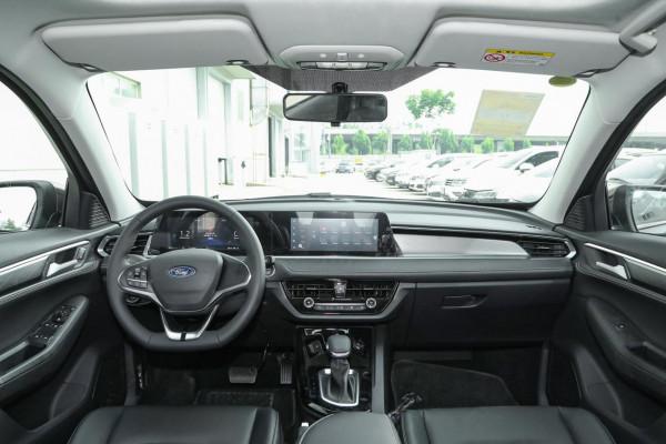 油耗5.7L的合資三廂車,全系自動擋,才9.08萬起,實拍福特福睿斯 油耗5.7L的合資三廂車,全系自動擋,才9.08萬起,實拍福特福睿斯