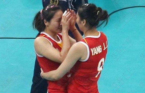 中國女排魏秋月：亞洲最美二傳，嫁郎平助教，與丈夫15歲就相識