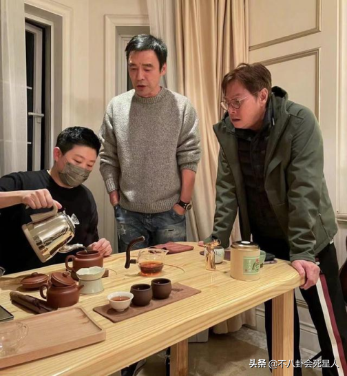 走穴撈金、購百萬豪宅、領退休金,老年港星過上頂級內地生活 走穴撈金、購百萬豪宅、領退休金,老年港星過上頂級內地生活