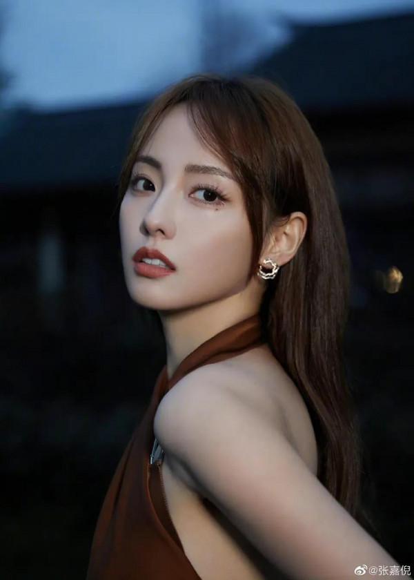 12.7圖:劉亦菲、楊冪、張嘉倪、周筆暢、李棟旭、檀健次、張慧雯 12.7圖:劉亦菲、楊冪、張嘉倪、周筆暢、李棟旭、檀健次、張慧雯