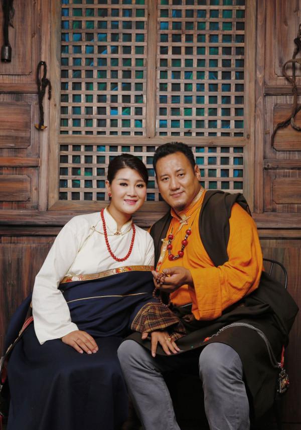 降央卓瑪：嫁普通老公，給5個兄弟買車，被婆婆當親女兒疼愛