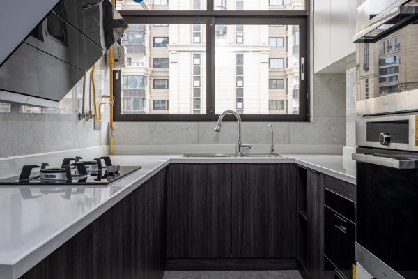 120平米現代兩室兩廳，90後年輕小夫妻的藝術氣息小家，溫馨舒適