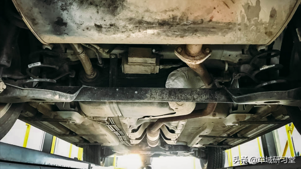 家用級別很常見，詳細解析麥弗遜+扭力梁懸掛結構特點