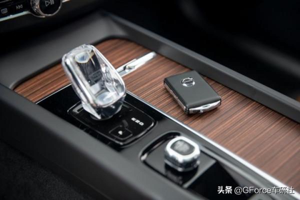 新車|沃爾沃新XC60的雙面性格 新車|沃爾沃新XC60的雙面性格