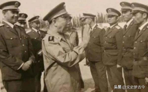 1988年,總參謀部有4位副總參謀長,都是誰?授予什麼軍銜? 1988年,總參謀部有4位副總參謀長,都是誰?授予什麼軍銜?