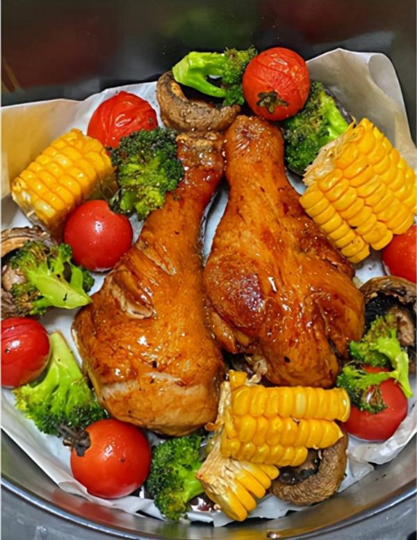 減脂期必備!解饞的空氣炸鍋時蔬烤雞腿 減脂期必備!解饞的空氣炸鍋時蔬烤雞腿