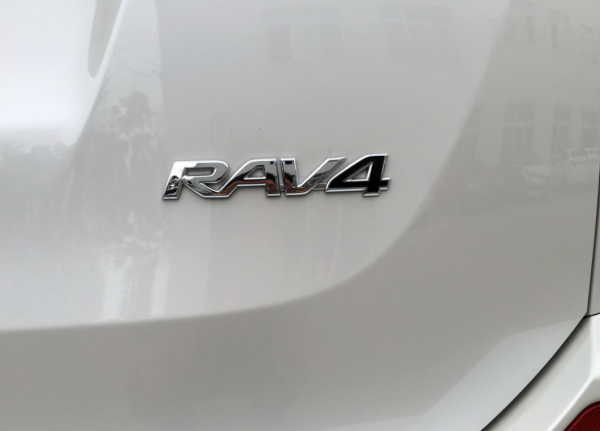 歷經26年、5代車型演變,豐田RAV4為何能持續暢銷? 歷經26年、5代車型演變,豐田RAV4為何能持續暢銷?