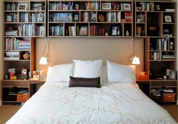 扔掉臥室笨重床頭櫃吧，佔地又土醜！現在流行這樣設計，美觀實用