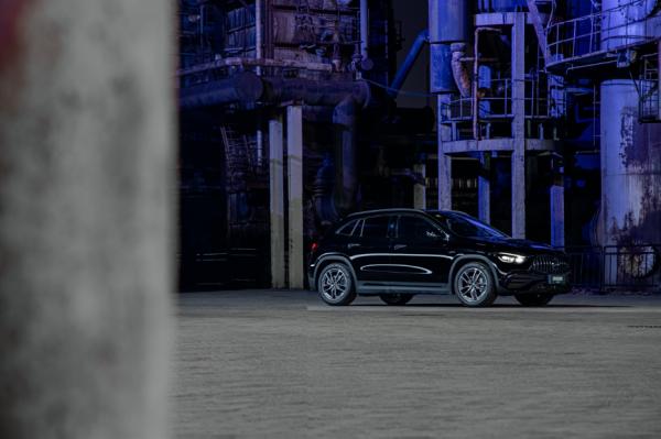 試駕梅賽德斯-AMG GLA 35,誰說“35”不AMG? 試駕梅賽德斯-AMG GLA 35,誰說“35”不AMG?