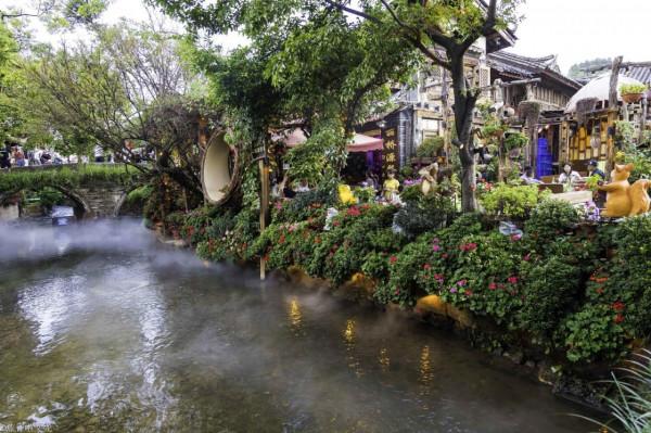 麗江古城聽說現在空城了,8月份還是這個樣子,雖商業但人潮洶湧 麗江古城聽說現在空城了,8月份還是這個樣子,雖商業但人潮洶湧