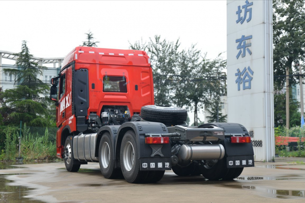 行業“寒冬”+主機廠“威脅”，重卡牽引車僅24w，經銷商有多難？