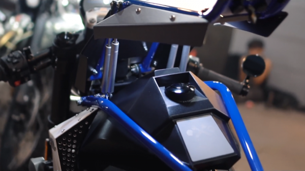 改裝鑑賞 | 凱旋三叉戟CSTM-X，來自未來的Cafe Racer