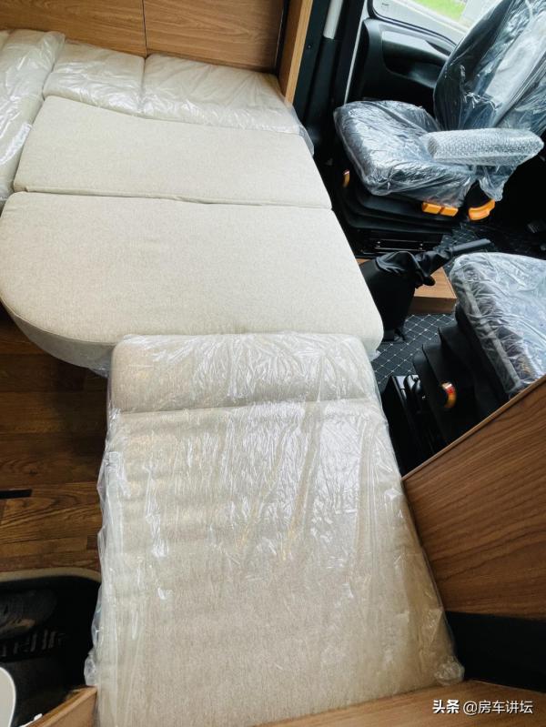 依維柯底盤小額頭設計，海爾出品合資廠家打造官方指定價格46.98w